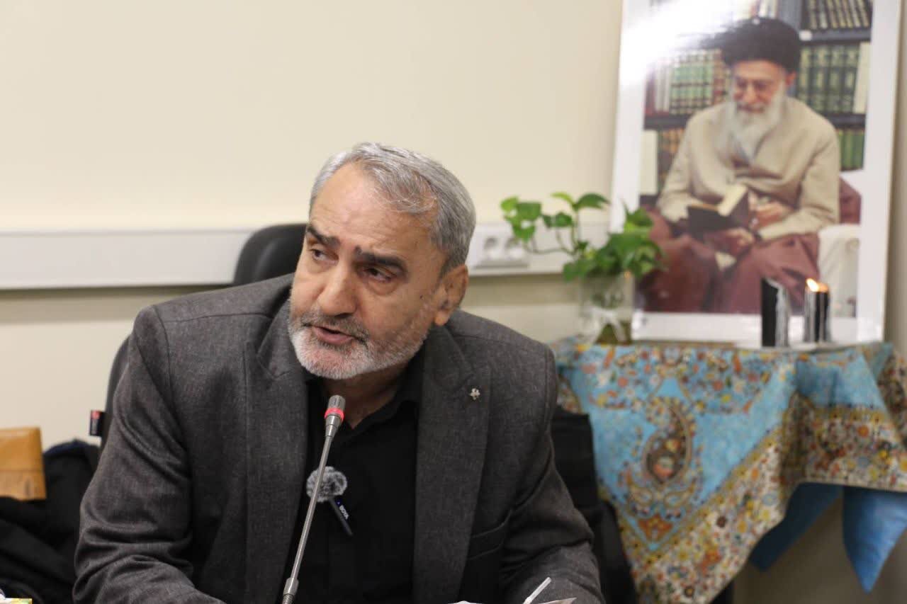 محفل ادبی «نبردِ نور» در گرگان برگزار شد