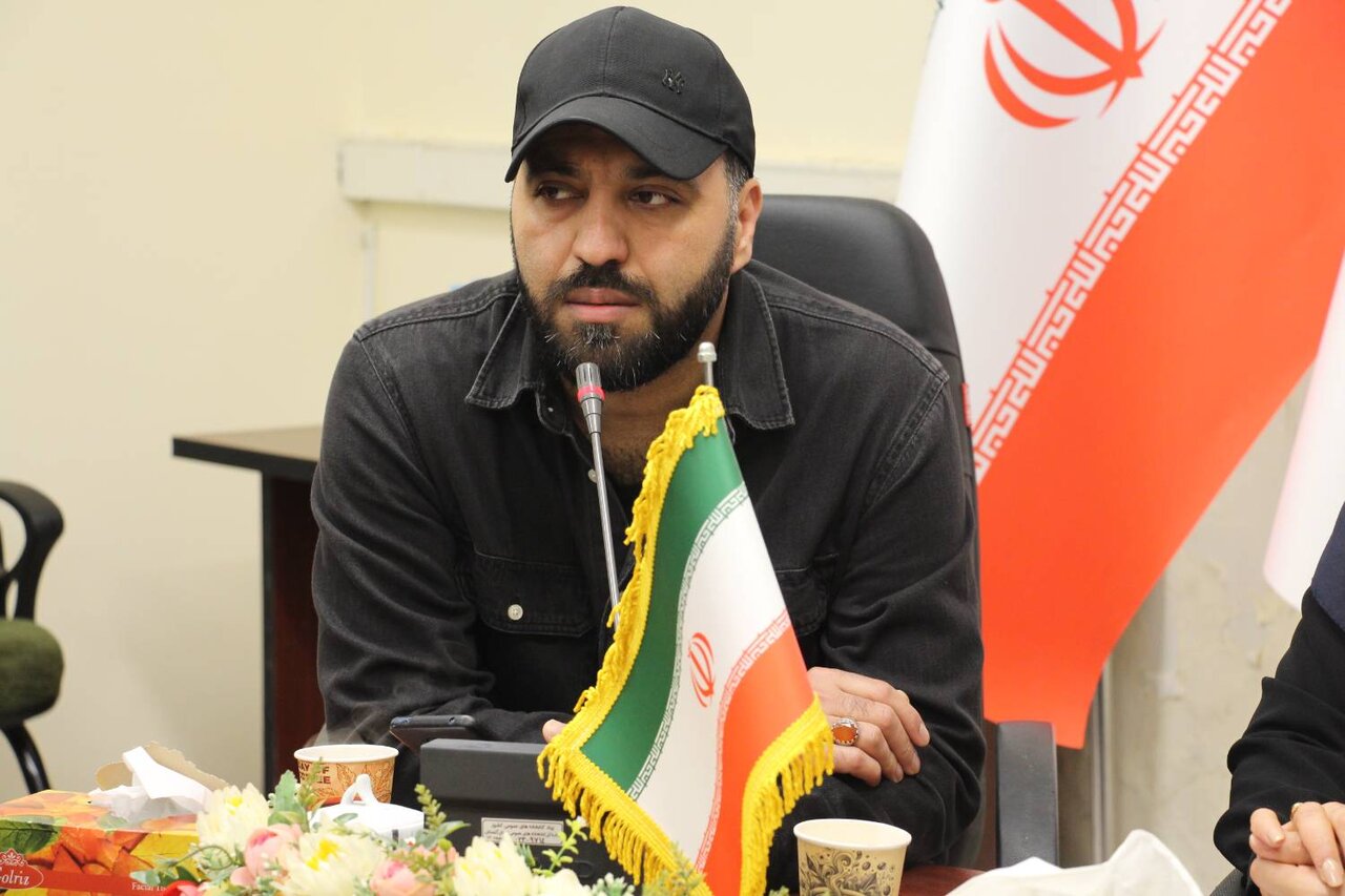 محفل شعرخوانی «نیمکت‌های آسمانی» در کتابخانه عمومی حکیم میرفندرسکی گرگان برگزار شد