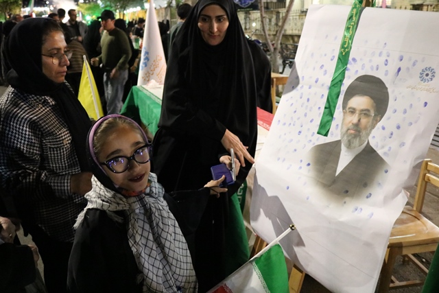برپایی «موکب امام شهید» در کتابخانه عمومی امام خمینی (ره) سمنان؛ پاتوق فرهنگی و بصیرت‌افزایی برای شهروندان