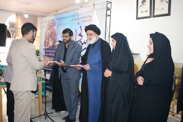 میزبانی کتابخانه آیت‌الله نجفی دهکردی از میهمانان «نیمکت‌های آسمانی»