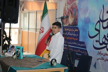 میزبانی کتابخانه آیت‌الله نجفی دهکردی از میهمانان «نیمکت‌های آسمانی»