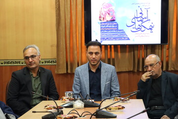 یزد به یاد فرشتگان کوچک میناب/شعرخوانی شاعران یزدی در سوگ فرشته‌های میناب در محفل «نیمکت‌های آسمانی»