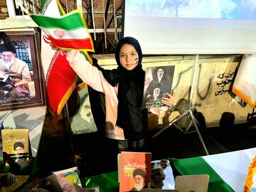 برپایی موکب فرهنگی اداره کتابخانه های عمومی شهرستان ابهر در چهلمین‌ روز شهادت رهبر معظم انقلاب