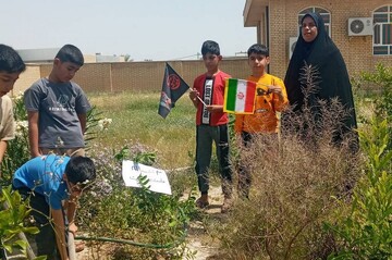غرس نهال‌های مثمر در کتابخانه‌های عمومی استان بوشهر