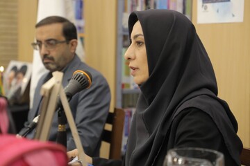نیمکت های خالی