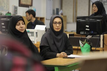 نیمکت های خالی
