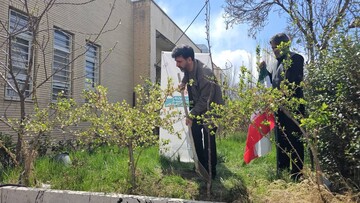 غرس نهال در پویش «باغ امین» در اداره کل کتابخانه‌های عمومی استان زنجان