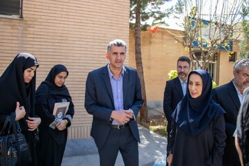 کاشت نهال در کتابخانه عمومی امام محمدباقر(ع) آبیک