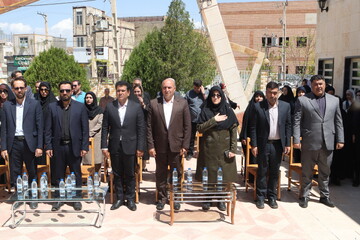 غرس نهال در پویش سراسری «باغ امین» با حضور استاندار لرستان در کتابخانه ی حضرت مهدی (عج) خرم آباد