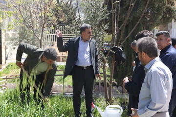 غرس نهال در پویش سراسری «باغ امین» با حضور استاندار لرستان در کتابخانه ی حضرت مهدی (عج) خرم آباد