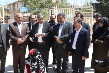 غرس نهال در پویش سراسری «باغ امین» با حضور استاندار لرستان در کتابخانه ی حضرت مهدی (عج) خرم آباد