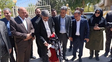 غرس نهال در پویش سراسری «باغ امین» با حضور استاندار لرستان در کتابخانه ی حضرت مهدی (عج) خرم آباد