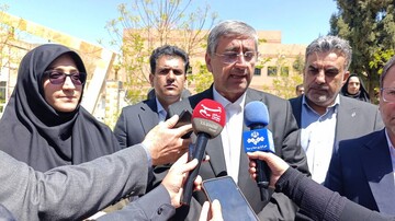 غرس نهال در پویش سراسری «باغ امین» با حضور استاندار لرستان در کتابخانه ی حضرت مهدی (عج) خرم آباد