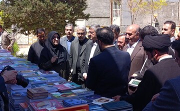 قاب های ماندگار از حضور مردم در سنگر فرهنگی اداره کل کتابخانه های عموم یلرستان