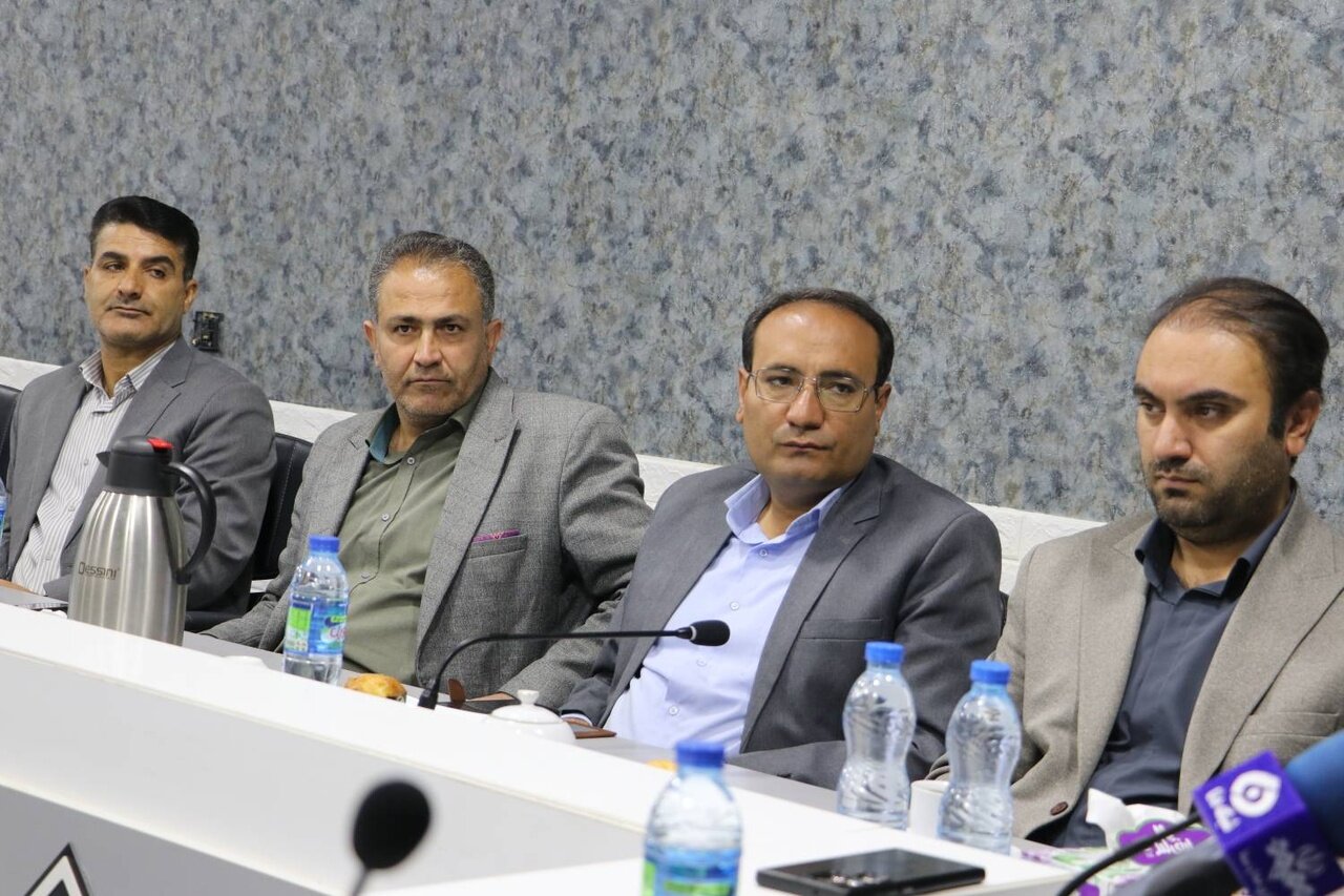 محفل شعرخوانی «نیمکت های آسمانی» با حضور شاعران در کتابخانه‌های عمومی کهگیلویه و بویراحمد