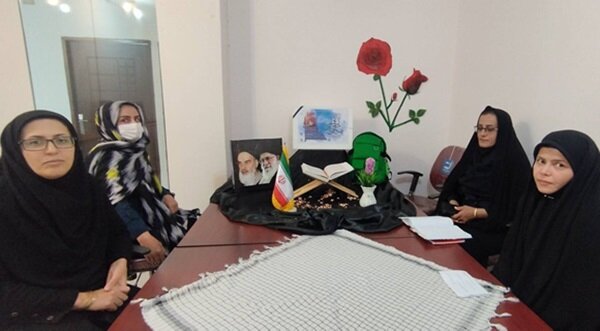 محفل ادبی «نیمکت‌های آسمانی» در کتابخانه شهید بهشتی برگزار شد