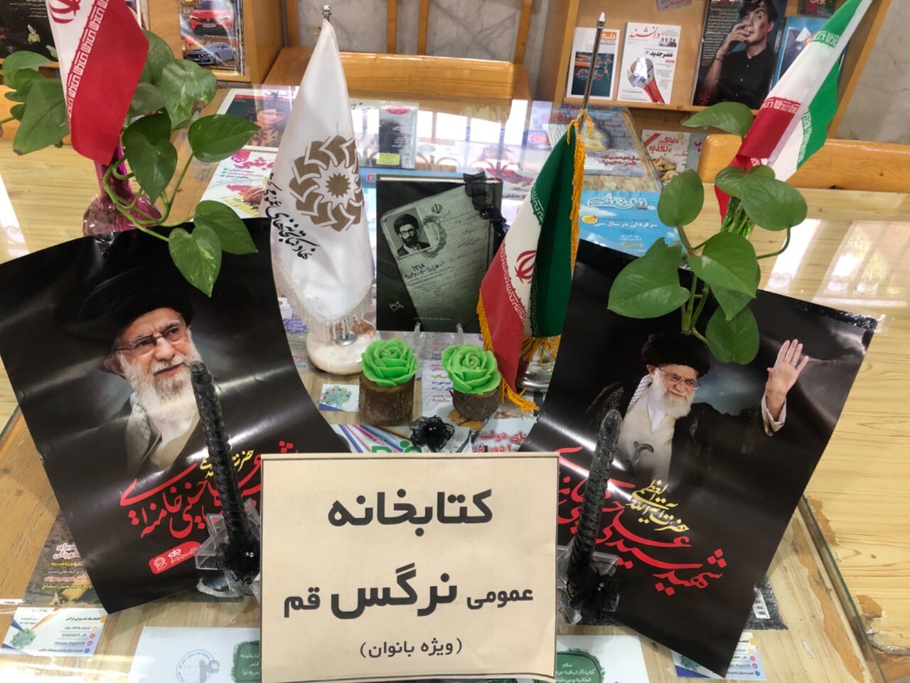 محفل شعرخوانی «نیمکتهای آسمانی» در قم برگزار شد