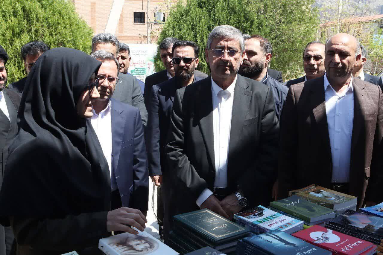 غرس نهال به یاد رهبر شهید انقلاب در پویش ملی «باغ امین» با حضور استاندار لرستان در خرمآباد
