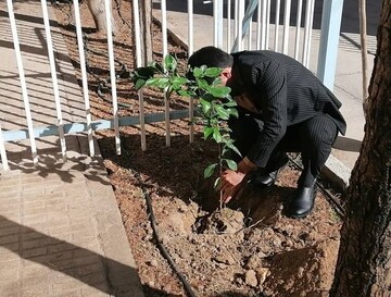 اجرای پویش ملی «باغ امین» به‌صورت همزمان در کتابخانه‌های عمومی منتخب شهرستان‌های یزد به یاد قائد شهید امت