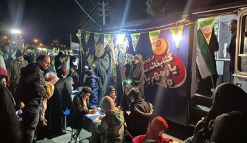 حضور کتابخانه سیار یار مهربان شمیرانات در تجمعات شبانه مردمی در ایستگاه فرهنگی سوهانک