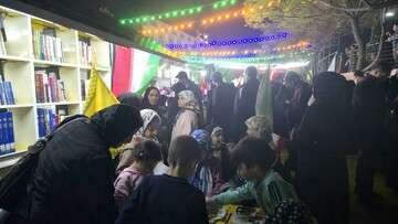 حضور پرشور کتابداران پایتخت در ایستگاه های فرهنگی کتابخانه های سیار مستقر در نازی آباد، فلکه دوم صادقیه و میدان منیریه