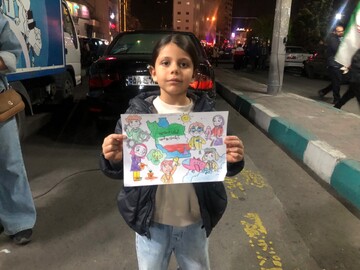 حضور پرشور کتابداران پایتخت در ایستگاه های فرهنگی کتابخانه های سیار مستقر در نازی آباد، فلکه دوم صادقیه و میدان منیریه