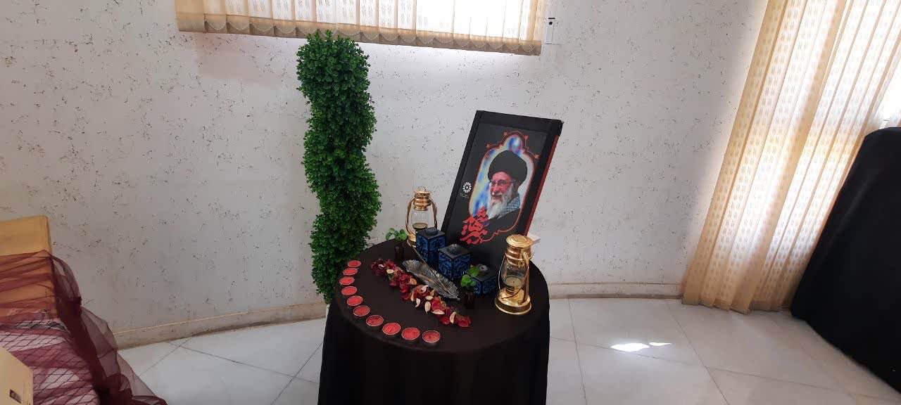 محفل شعر در کتابخانه شهر سجزی، پاسداشت رهبرشهید انقلاب و یادآوری مظلومیت شهدای میناب