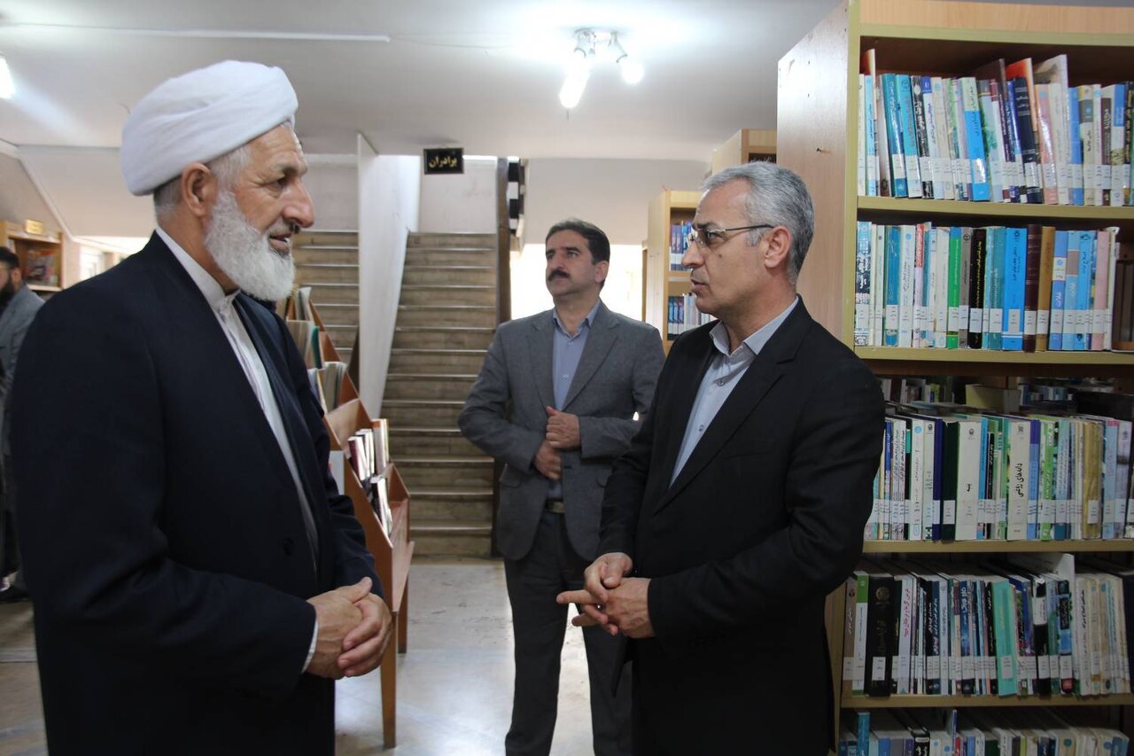 دیدار مدیرکل فرهنگ و ارشاد اسلامی گلستان با مدیرکل کتابخانههای عمومی استان