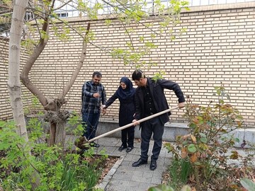 غرس نهال در پویش ملی «باغ امین» با حضور مدیرکل کتابخانه‌های عمومی آذربایجان‌غربی
