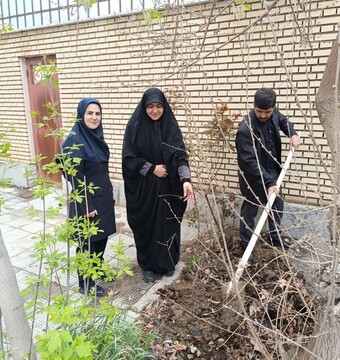غرس نهال در پویش ملی «باغ امین» با حضور مدیرکل کتابخانه‌های عمومی آذربایجان‌غربی