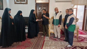 دیدار با خانواده شهید جنگ رمضان