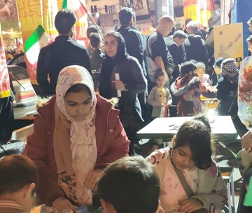 حضور کتابخانه سیار نهاد کتابخانه‌های عمومی کشور در تجمعات شبانه، «ایستاده برای ایران» میدان انقلاب
