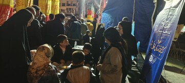 حضور کتابخانه سیار نهاد کتابخانه‌های عمومی کشور در تجمعات شبانه، «ایستاده برای ایران» میدان انقلاب