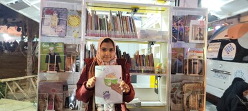 حضور کتابخانه سیار نهاد کتابخانه‌های عمومی کشور در تجمعات شبانه، «ایستاده برای ایران» میدان انقلاب