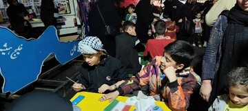 حضور کتابخانه سیار نهاد کتابخانه‌های عمومی کشور در تجمعات شبانه، «ایستاده برای ایران» میدان انقلاب