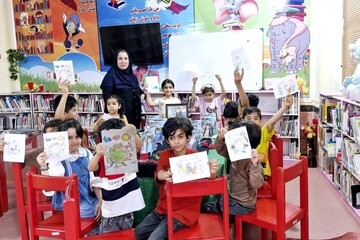 یادبود ۱۶۸ دانش‌آموز شهید میناب در کتابخانه شهید بهشتی برازجان