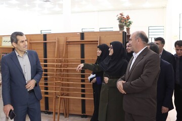 دیدار فرماندار خرم آباد و رییس انجمن کتابخانه های عمومی شهرستان از کتابخانه حضرت مهدی (عج )