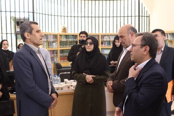 دیدار فرماندار خرم آباد و رییس انجمن کتابخانه های عمومی شهرستان از کتابخانه حضرت مهدی (عج )