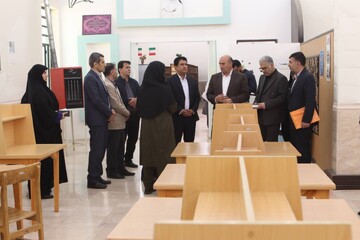 دیدار فرماندار خرم آباد و رییس انجمن کتابخانه های عمومی شهرستان از کتابخانه حضرت مهدی (عج )