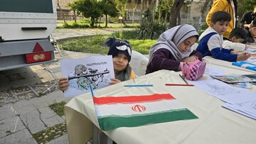 کتابخانه سیار قزوین میزبان کودکان در روزهای حماسه و پایداری