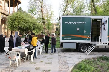 کتابخانه سیار قزوین میزبان کودکان در روزهای حماسه و پایداری
