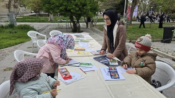 کتابخانه سیار قزوین میزبان کودکان در روزهای حماسه و پایداری