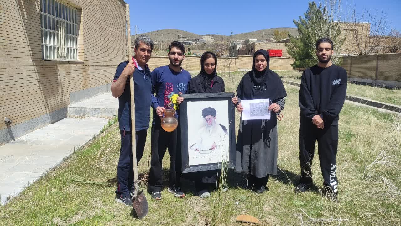 برگزاری آئین کاشت نهال در کتابخانه‌های عمومی خوانسار و ویست