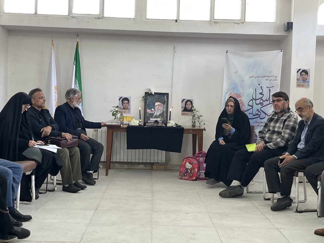 محفل شعر «نیمکت‌های آسمانی» در کاشان؛ یادبود شهدای میناب و سردار خلبان شهید مصطفی رضایی