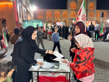 کتابخانه سیاریزد، میزبان کودکانیست که پای ایران ایستاده اند