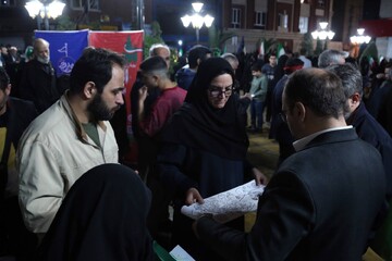 برنامه‌های فرهنگی کتابخانه سیار نهاد در تجمعات شبانه میدان شهدا