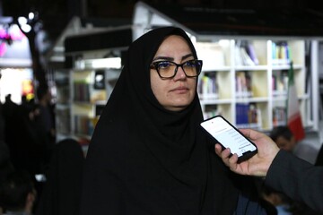 برنامه‌های فرهنگی کتابخانه سیار نهاد در تجمعات شبانه میدان شهدا