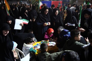 برنامه‌های فرهنگی کتابخانه سیار نهاد در تجمعات شبانه میدان شهدا