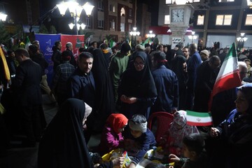 برنامه‌های فرهنگی کتابخانه سیار نهاد در تجمعات شبانه میدان شهدا