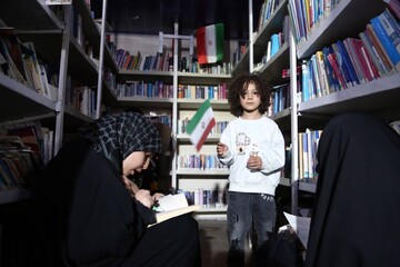 برنامه‌های فرهنگی کتابخانه سیار نهاد در تجمعات شبانه میدان شهدا
